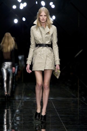 バーバリー プローサム(BURBERRY PRORSUM)、2011年春夏ウィメンズコレクション|写真30