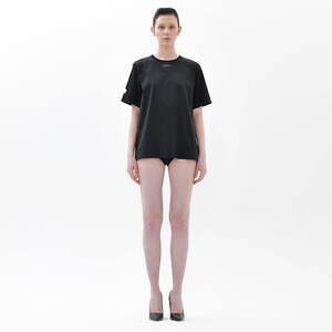 ドレスドアンドレスド、“フロントにロゴパッチ”Tシャツ＆“表裏を反転”ブリーフパンツ｜写真4
