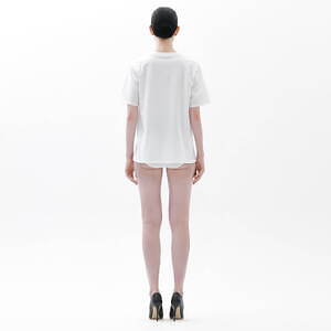 ドレスドアンドレスド、“フロントにロゴパッチ”Tシャツ＆“表裏を反転”ブリーフパンツ｜写真3