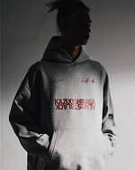 オールモストブラック×画家・白髪一雄のコラボウェア、足で描いた作品モチーフのパーカーやシャツ｜写真1