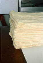 フジ24年秋冬ニット、上質なウールカシミヤのハイネックニットや“ふんわり”モヘアマフラー｜写真21