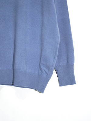 フジ24年秋冬ニット、上質なウールカシミヤのハイネックニットや“ふんわり”モヘアマフラー｜写真4