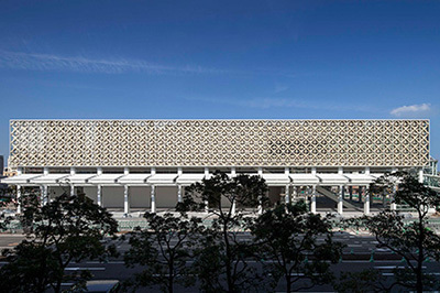 大分県立美術館