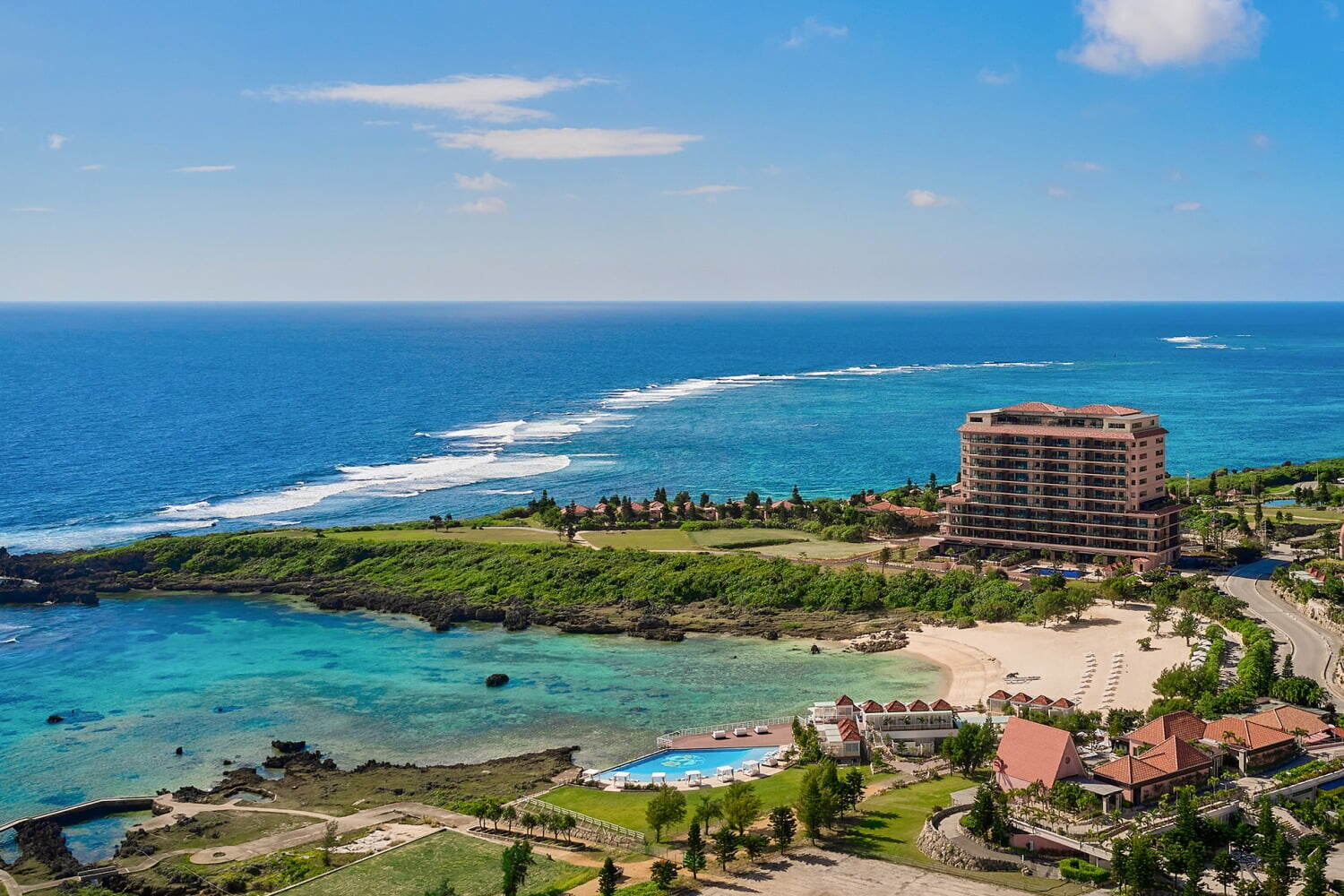 絶景ビーチ｜宮古島「ホテル シギラミラージュ ビーチフロント」オーシャンビューの景色＆白砂や紺碧の部屋