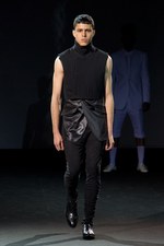 オズワルド ボーテング(OZWALD BOATENG)、モデル100人登場の壮大なメンズ・コレクション：ロンドン・ファッション・ウィーク2011年春夏｜写真2