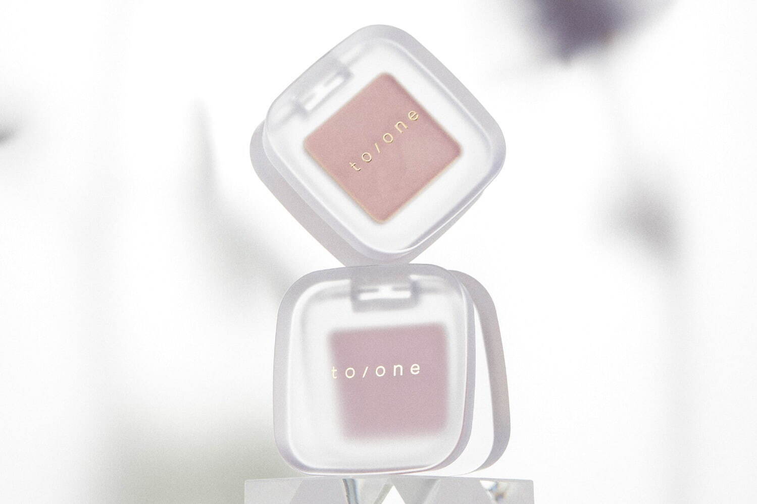 「2024年冬コスメ特集」デパコス＆プチプラ限定アイシャドウや新作リップ、ギフトにもおすすめ