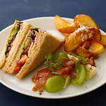 キハチ 青山本店“3種のぶどう”アフタヌーンティー、シャインマスカットやナガノパープルの贅沢スイーツ｜写真3