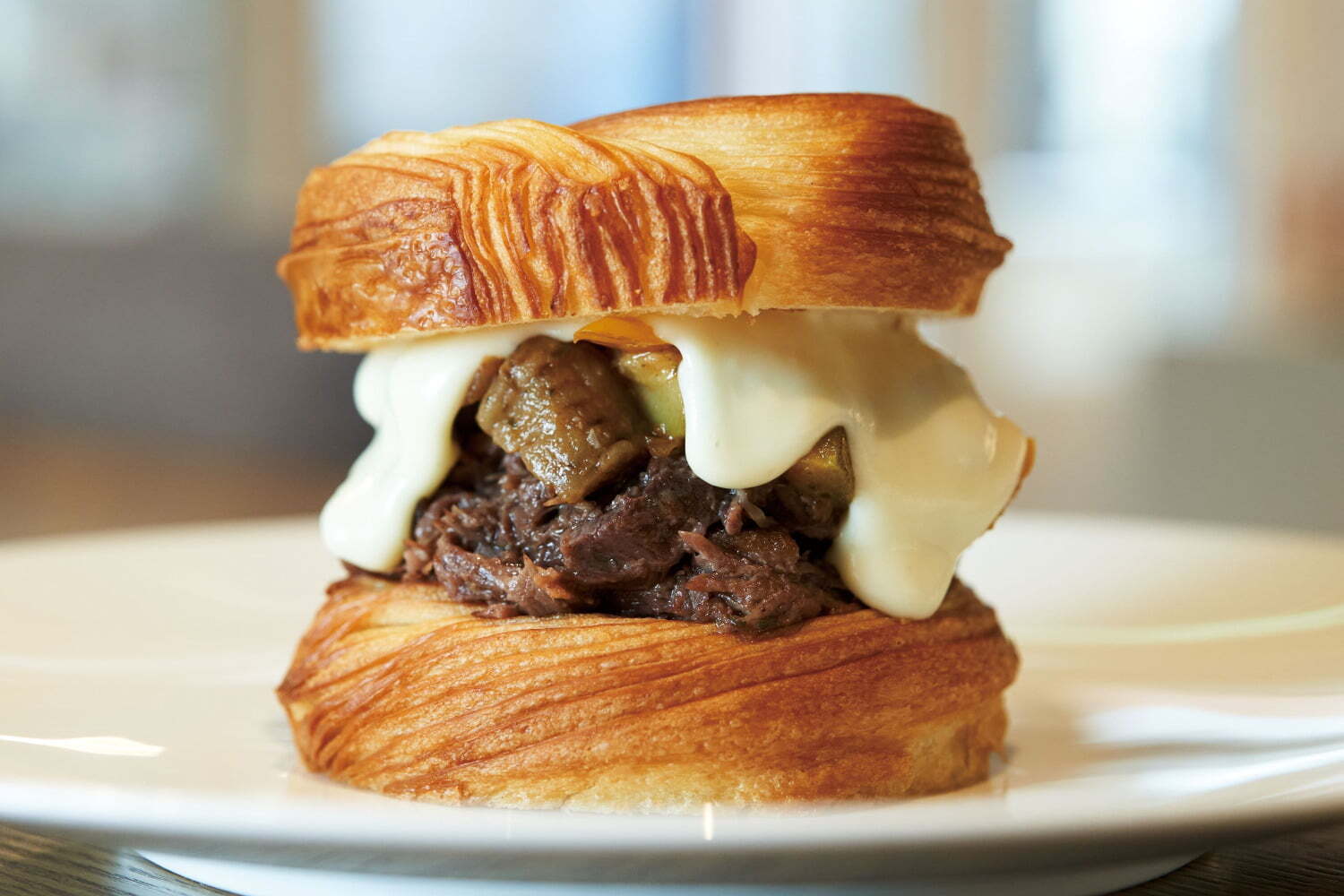 絶品料理｜「フランス展」名古屋タカシマヤで、“とろ～りキャラメル”絶品スフレやバラ香る陶器オーナメント