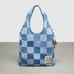 コーチトピア24年夏、“雲柄”キルティングのデニムトート＆チェッカーボード柄のバゲットバッグ｜写真14