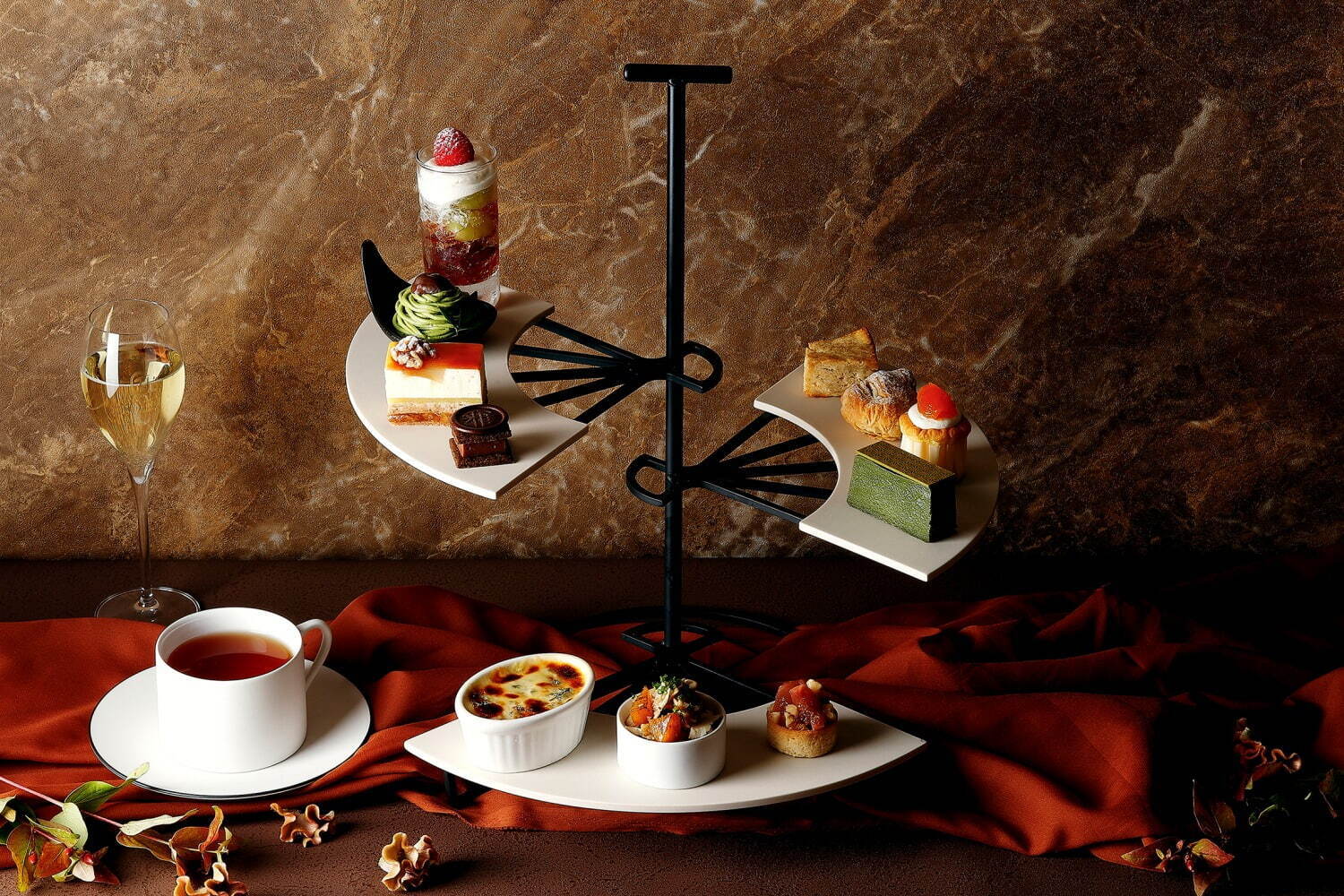 ホテル雅叙園東京“シフォン”テーマのアフタヌーンティー、ふわふわ＆とろける食感の秋色スイーツ