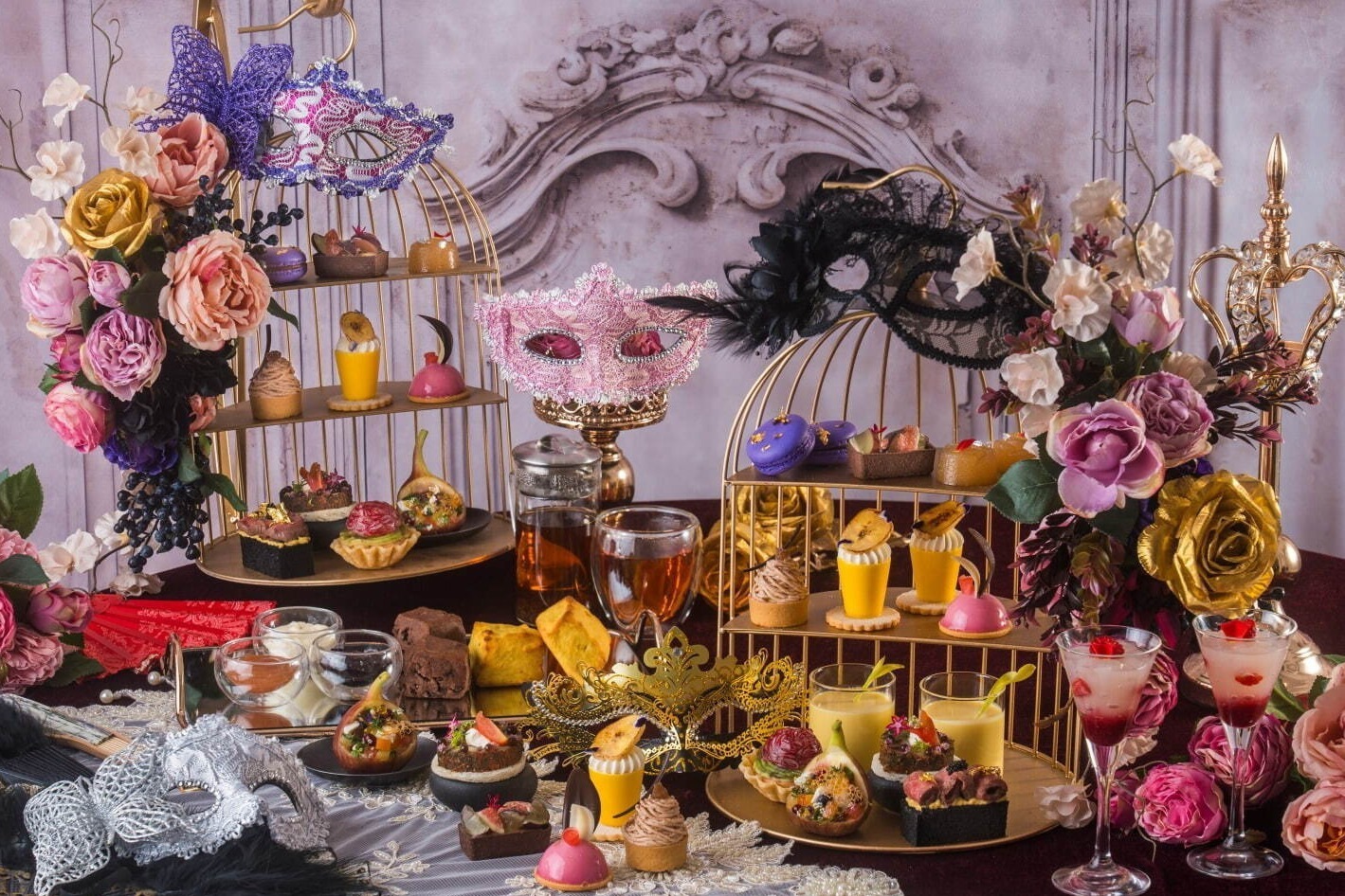 ヒルトン広島“仮面舞踏会”着想アフタヌーンティー、マスクや羽イメージの秋スイーツ＆セイボリー