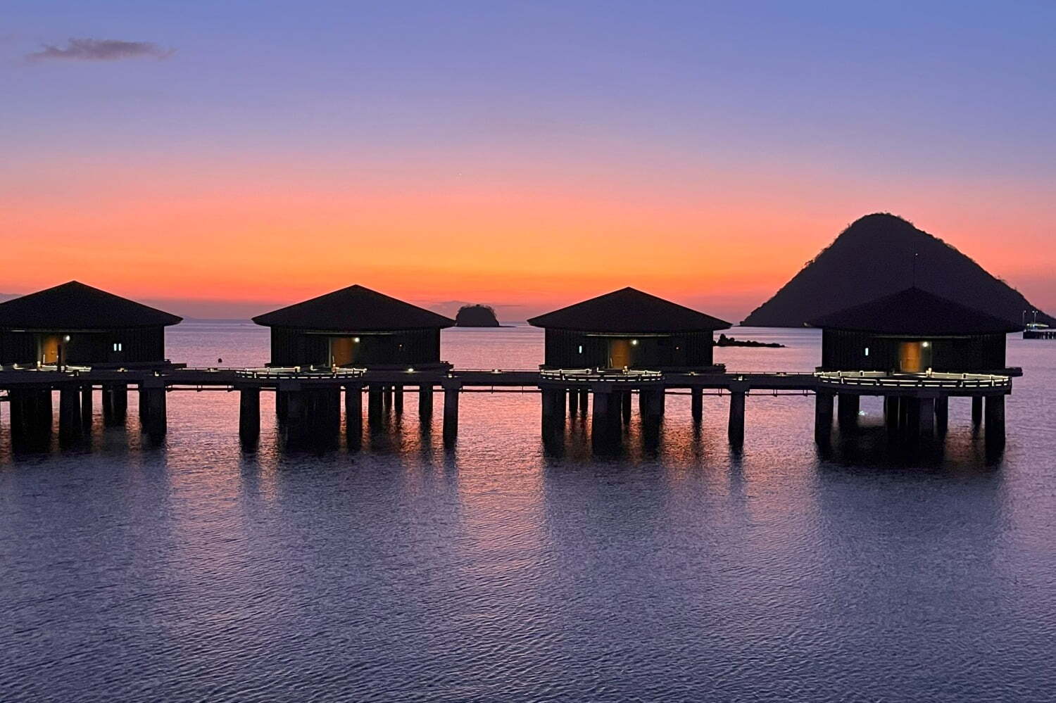 絶景ビーチ｜ラブアンバジョ「タークタナ ラグジュアリーコレクション」秘境・コモド諸島の高級リゾートホテル宿泊記