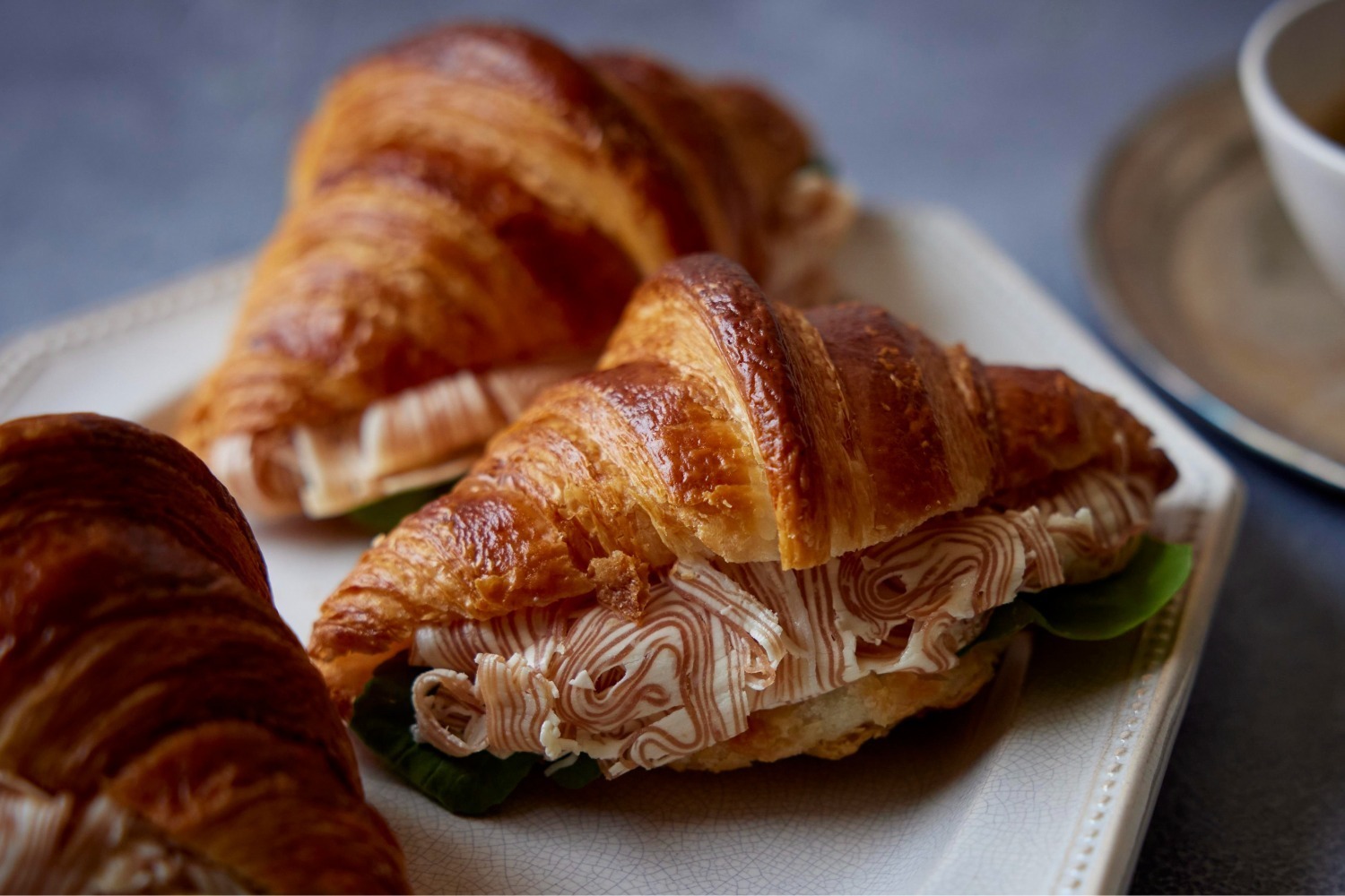 “エシレ バター×生ハム”とろける極上サンドイッチ、エシレ・ラトリエ デュ ブール 麻布台ヒルズで