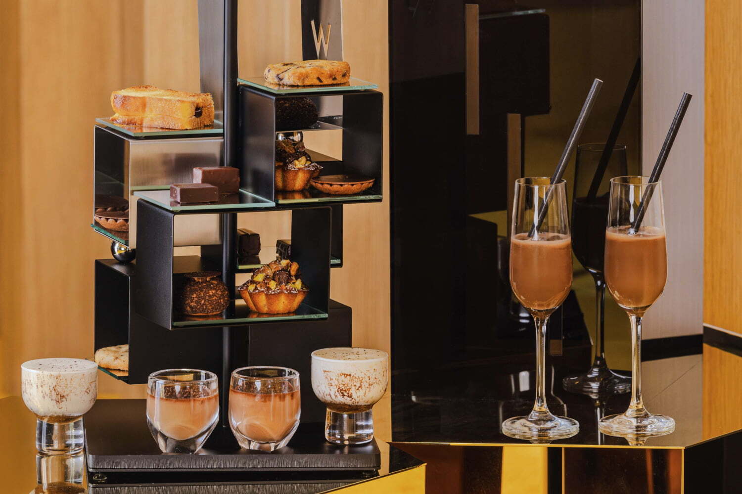 W大阪×ル・ショコラ・アラン・デュカスのアフタヌーンティー、濃厚チョコブリュレやミニシューなど9種