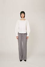 ミューラルの24年秋冬、“花降りそそぐ”刺繍レースのドレス＆“夜にきらめく宝石”ビスチェなど｜写真32