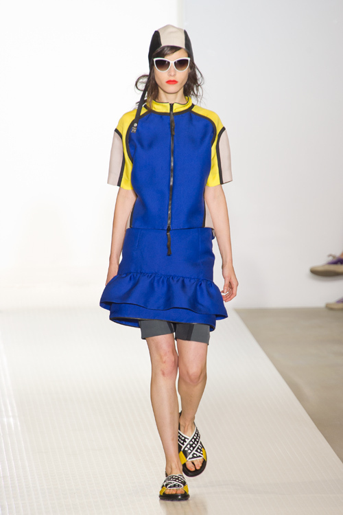スポーティでエレガント、アクセサリーも注目のマルニ(MARNI) 2011年春夏コレクション ファッションプレス