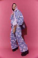 キャンディ ストリッパー24年秋、大ぶりリボンのニットカーディガン＆スマイルの総柄デニム｜写真21