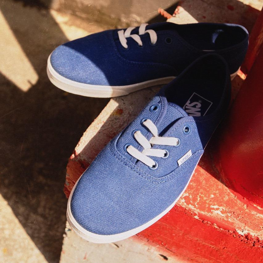 VANS「オーセンティック ロープロ」スニーカー24年夏、ライト