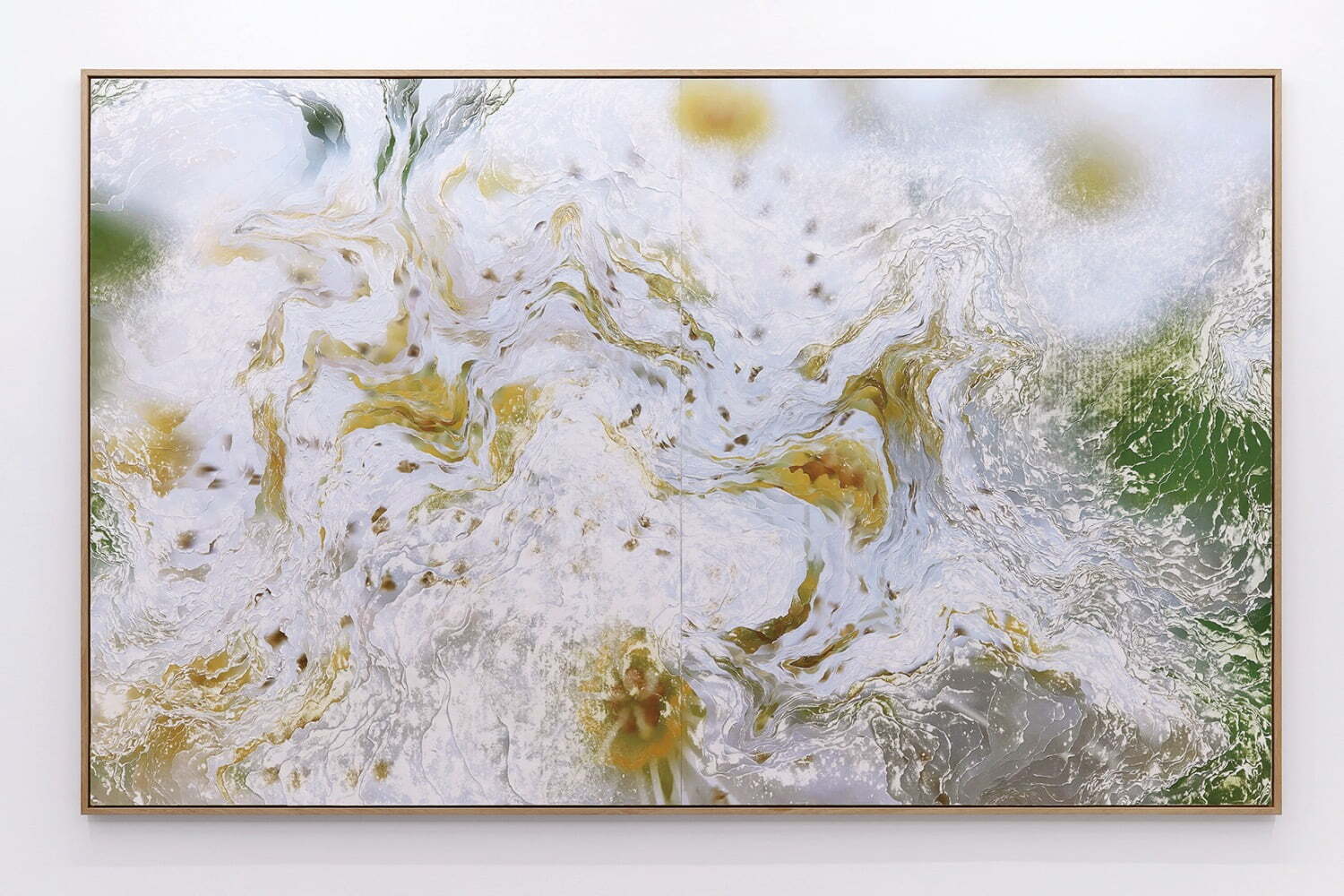 Nerholの個展が千葉市美術館で - “重ねた写真を彫り刻む”彫刻、「蓮」のインスタレーションも