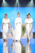 ユミカツラの桂由美追悼ショーにウェディングドレス100着、すべては花嫁のために｜写真3