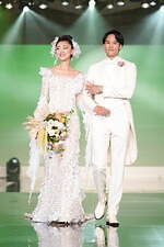 ユミカツラの桂由美追悼ショーにウェディングドレス100着、すべては花嫁のために｜写真4