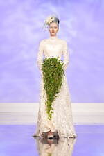 ユミカツラの桂由美追悼ショーにウェディングドレス100着、すべては花嫁のために｜写真15