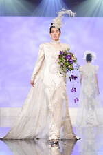 ユミカツラの桂由美追悼ショーにウェディングドレス100着、すべては花嫁のために｜写真20