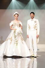 ユミカツラの桂由美追悼ショーにウェディングドレス100着、すべては花嫁のために｜写真24