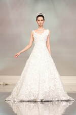 ユミカツラの桂由美追悼ショーにウェディングドレス100着、すべては花嫁のために｜写真27