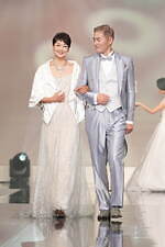 ユミカツラの桂由美追悼ショーにウェディングドレス100着、すべては花嫁のために｜写真33