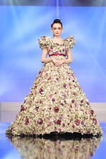 ユミカツラの桂由美追悼ショーにウェディングドレス100着、すべては花嫁のために｜写真38