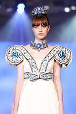 ユミカツラの桂由美追悼ショーにウェディングドレス100着、すべては花嫁のために｜写真44