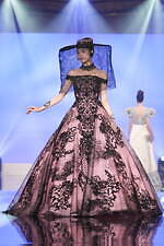 ユミカツラの桂由美追悼ショーにウェディングドレス100着、すべては花嫁のために｜写真47