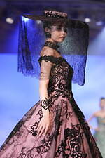 ユミカツラの桂由美追悼ショーにウェディングドレス100着、すべては花嫁のために｜写真48