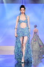 ユミカツラの桂由美追悼ショーにウェディングドレス100着、すべては花嫁のために｜写真52