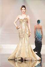 ユミカツラの桂由美追悼ショーにウェディングドレス100着、すべては花嫁のために｜写真56