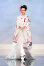 ユミカツラの桂由美追悼ショーにウェディングドレス100着、すべては花嫁のために｜写真74