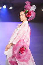 ユミカツラの桂由美追悼ショーにウェディングドレス100着、すべては花嫁のために｜写真97