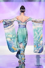 ユミカツラの桂由美追悼ショーにウェディングドレス100着、すべては花嫁のために｜写真111