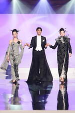 ユミカツラの桂由美追悼ショーにウェディングドレス100着、すべては花嫁のために｜写真112