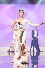 ユミカツラの桂由美追悼ショーにウェディングドレス100着、すべては花嫁のために｜写真115