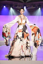 ユミカツラの桂由美追悼ショーにウェディングドレス100着、すべては花嫁のために｜写真117