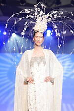 ユミカツラの桂由美追悼ショーにウェディングドレス100着、すべては花嫁のために｜写真123