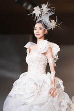 ユミカツラの桂由美追悼ショーにウェディングドレス100着、すべては花嫁のために｜写真139