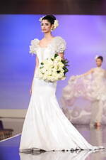 ユミカツラの桂由美追悼ショーにウェディングドレス100着、すべては花嫁のために｜写真142