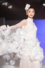 ユミカツラの桂由美追悼ショーにウェディングドレス100着、すべては花嫁のために｜写真145