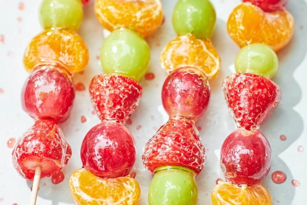 ゲーム｜渋谷・トランクホテルの24年夏祭り、フルーツ飴や焼きとうもろこしなど屋台メニュー＆縁日