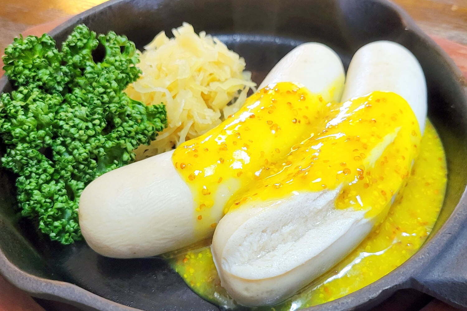 カルチャーフェス(海外の文化やグルメを紹介)｜「横浜オクトーバーフェスト 2024」赤レンガ倉庫で、100種以上のビール＆本場ドイツフードを堪能