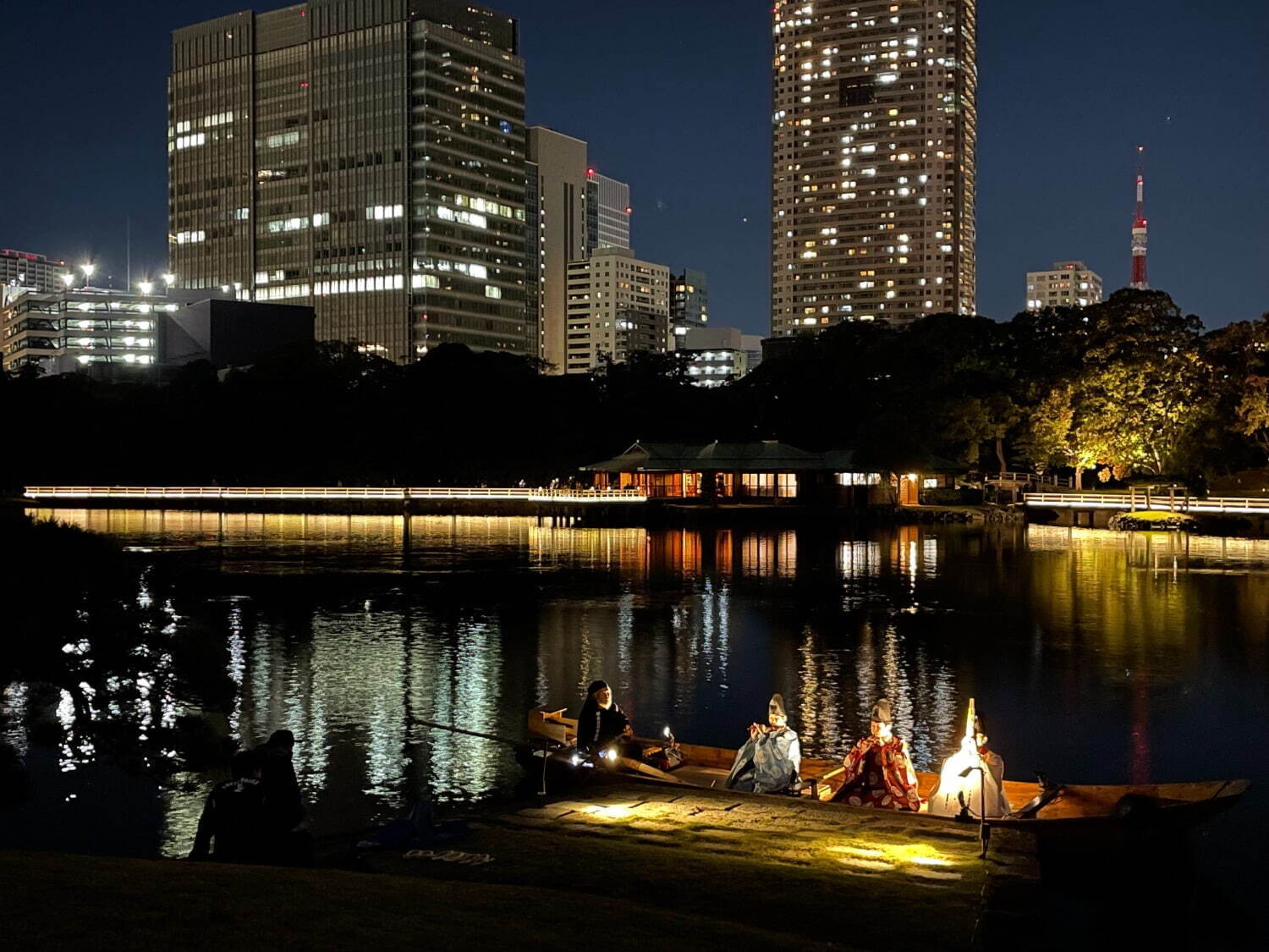 東京・浜離宮恩賜庭園で「お月見散歩」光と影の夜間ライトアップやお月見スイーツ｜写真6