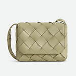 人気ハイブランドのメンズバッグ[2024秋冬]流行りの“小さめ”ミニバッグなどおすすめ新作｜写真4